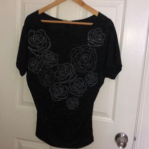 Women’s black short sleeve shirt